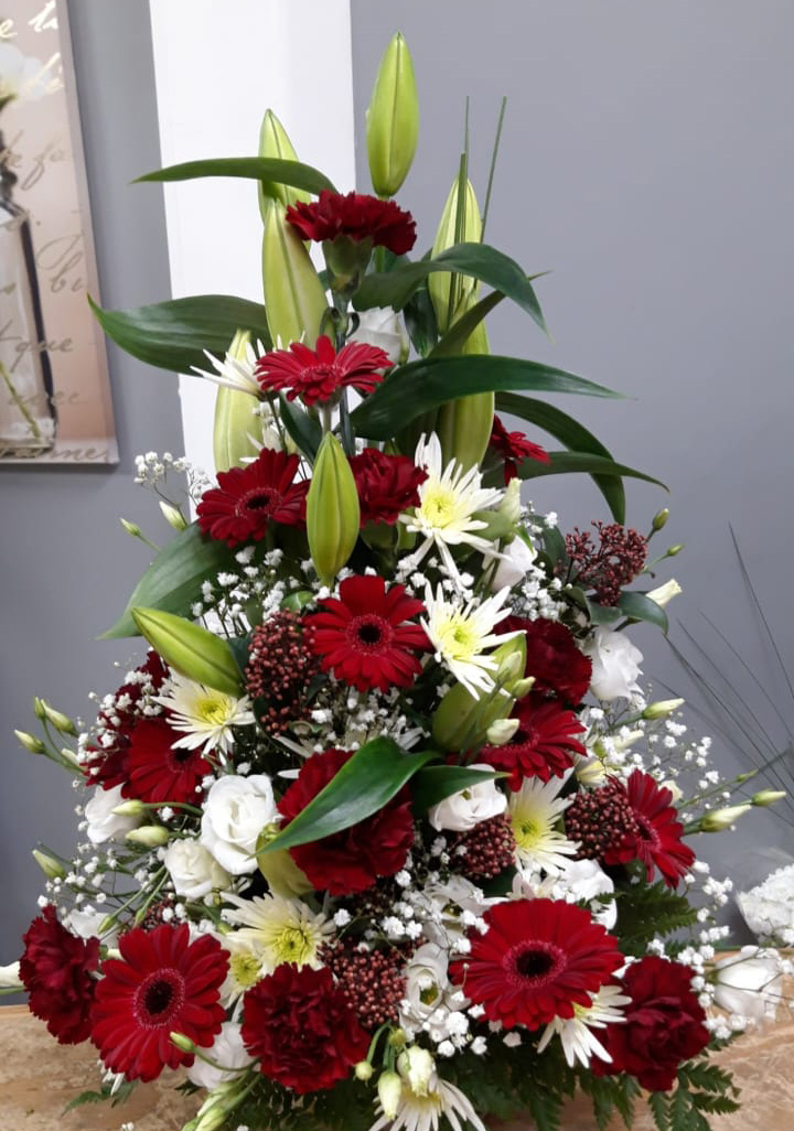 Christmas Gift Baskets Bristol florist XMASGB1