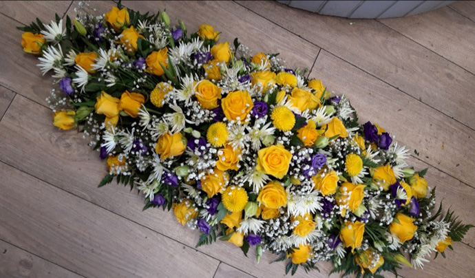 Coffin top/casket sprays funeral flowers Bristol florist FCT11