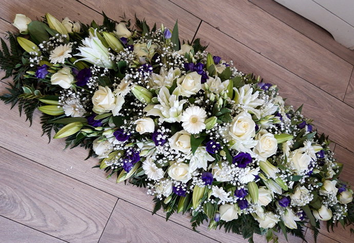 Coffin top/casket sprays funeral flowers Bristol florist FCT12