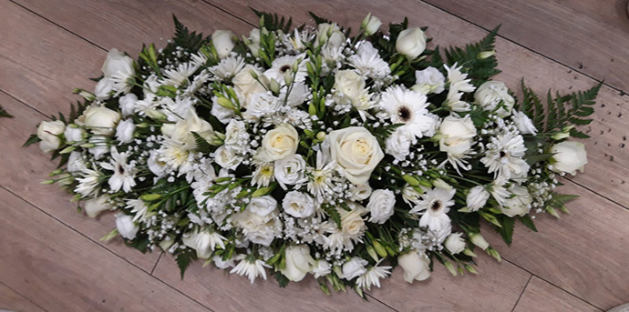 Coffin top/casket sprays funeral flowers Bristol florist FCT6