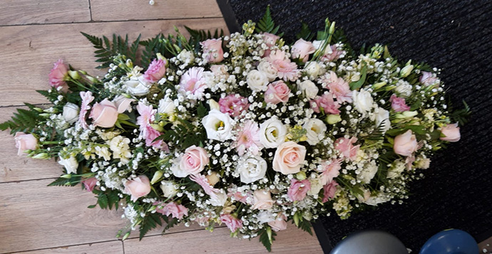 Coffin top/casket sprays funeral flowers Bristol florist FCT9