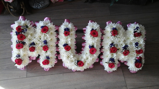 Mum mummy mom mother funeral flowers letters florist Bristol FNL1