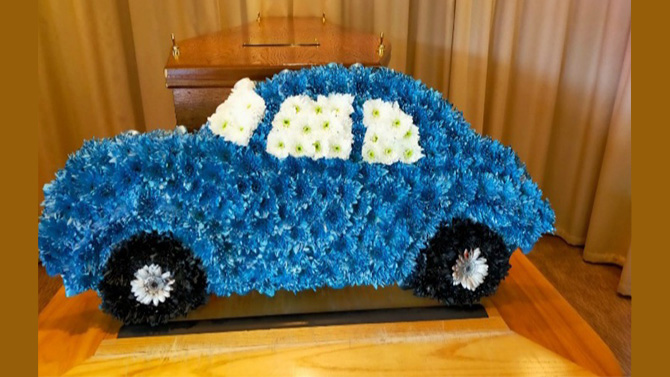 Car funeral flowers Bristol florist CAR3
