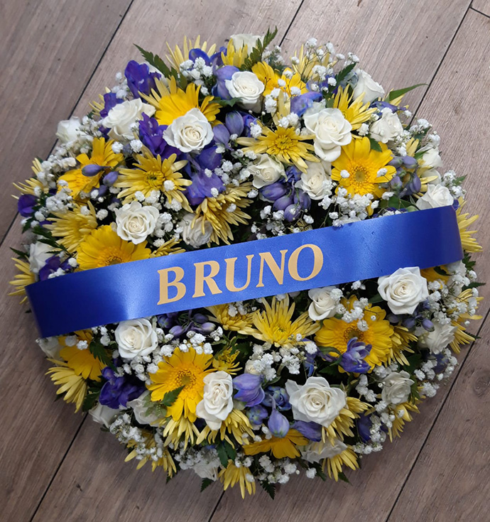 Wreath funeral flowers Bristol florist FW7